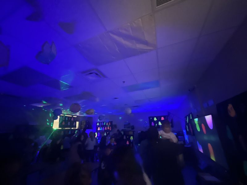 Image for the Tweet beginning: MVES 5th Grade Museum Night