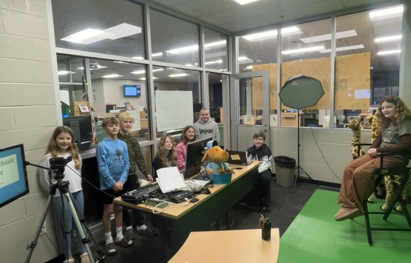 Image for the Tweet beginning: Student leadership in action as